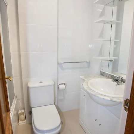 Апартаменти - 3 Bedrooms With Sea Views Young People Group Not Allowed - 4064